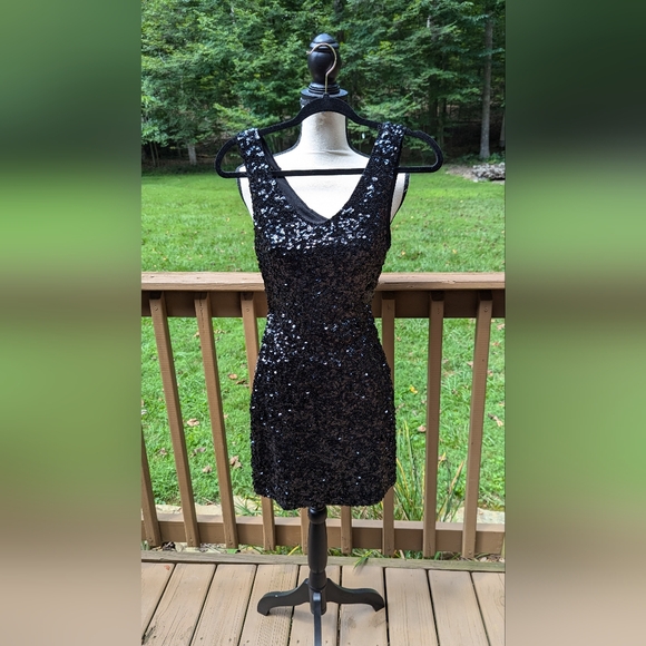 Amber Blue Sequin Black Cocktail/Prom Mini Dress Size Medium - Picture 1 of 6